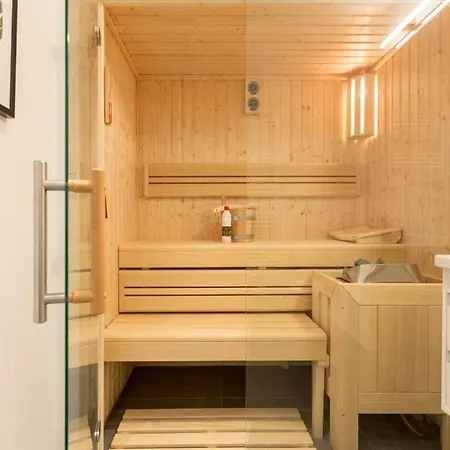 Westendpalais App 03 *